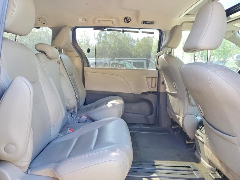2018 TOYOTA SIENNA XLE 8-PASSENGER XLE 8-PASSENGER 11