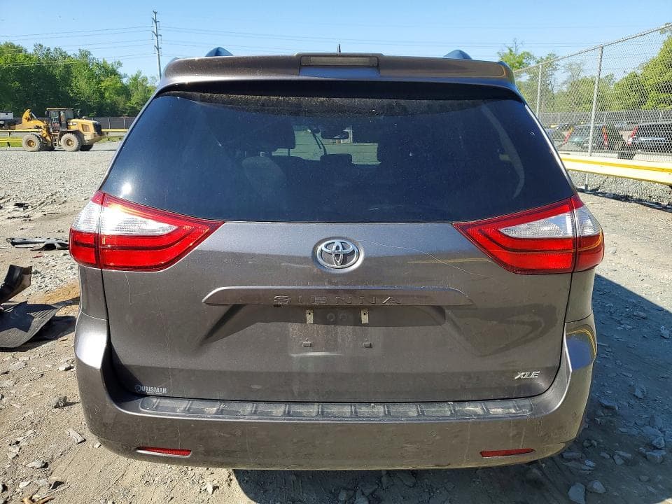 2018 TOYOTA SIENNA XLE 8-PASSENGER XLE 8-PASSENGER 6