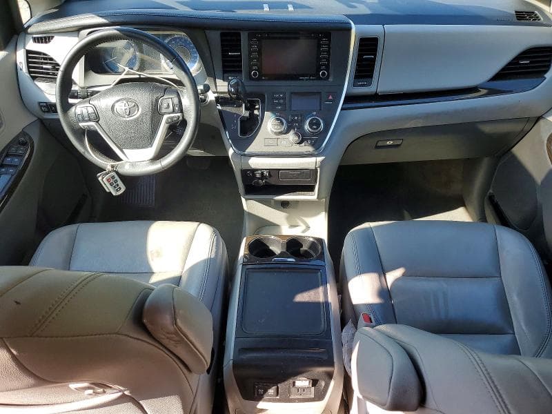 2018 TOYOTA SIENNA XLE 8-PASSENGER XLE 8-PASSENGER 8