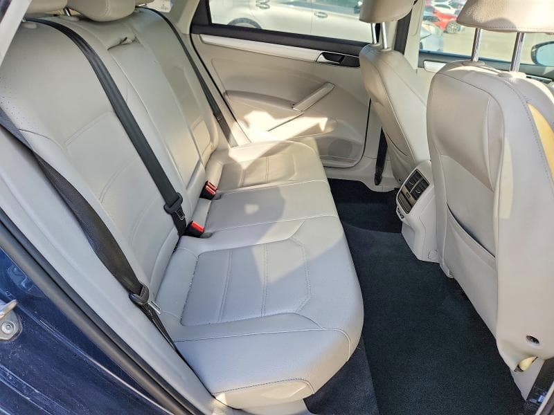 2019 VOLKSWAGEN PASSAT WOLFSBURG 10