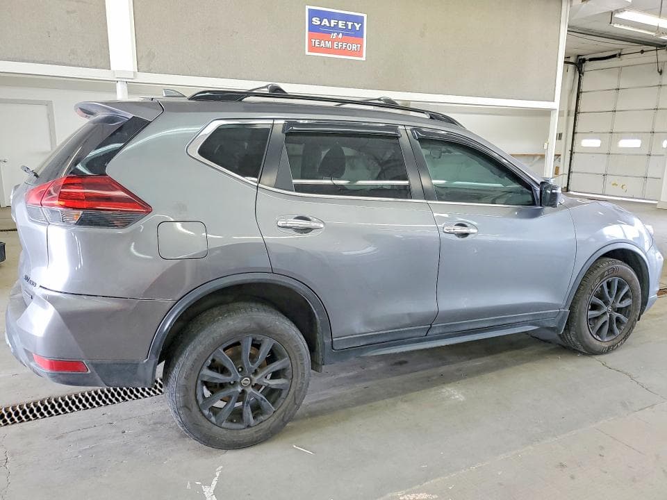 2018 NISSAN ROGUE SV 3