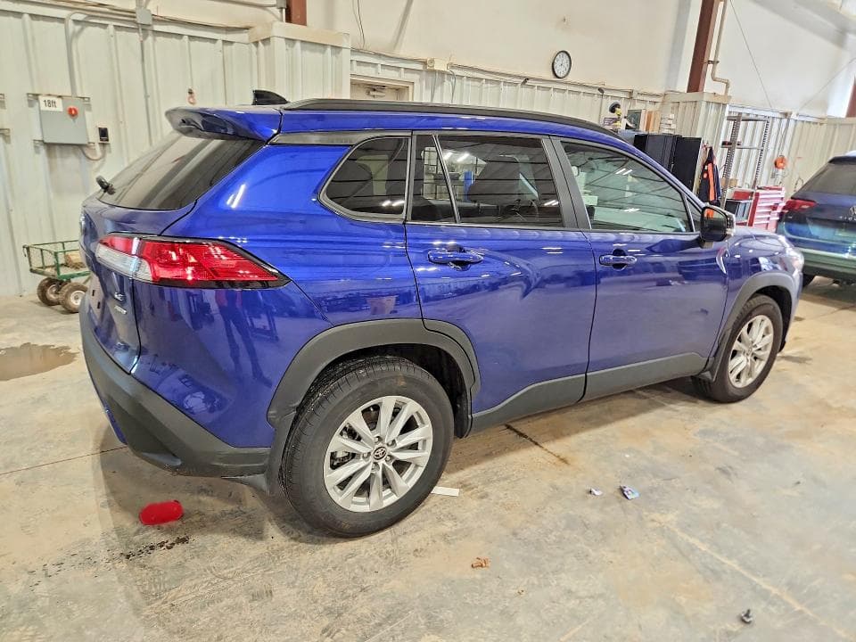 2025 TOYOTA COROLLA CROSS LE 3