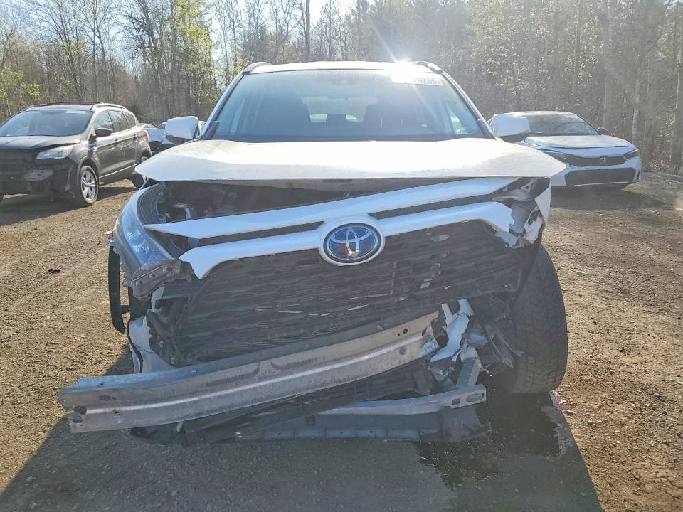 2020 TOYOTA RAV4 LE 5