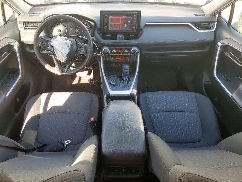 2020 TOYOTA RAV4 LE 8