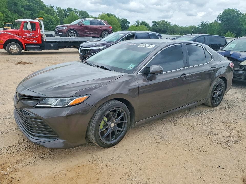 2018 TOYOTA CAMRY LE LE - 1