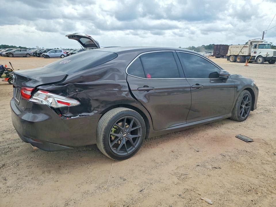 2018 TOYOTA CAMRY LE LE 3