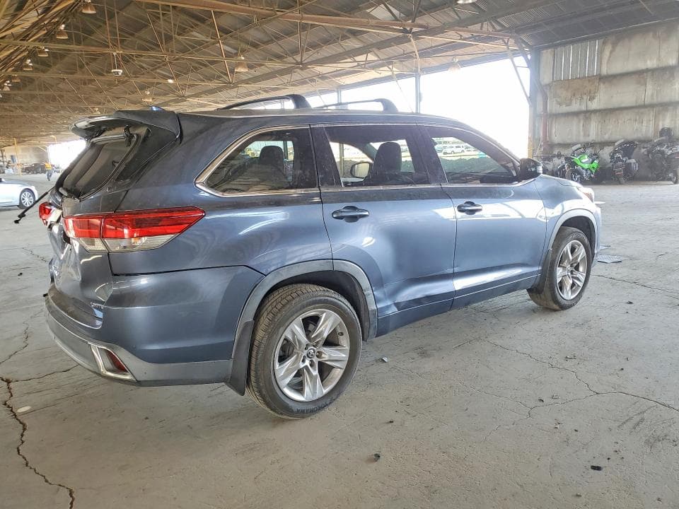 2018 TOYOTA HIGHLANDER LIMITED 3
