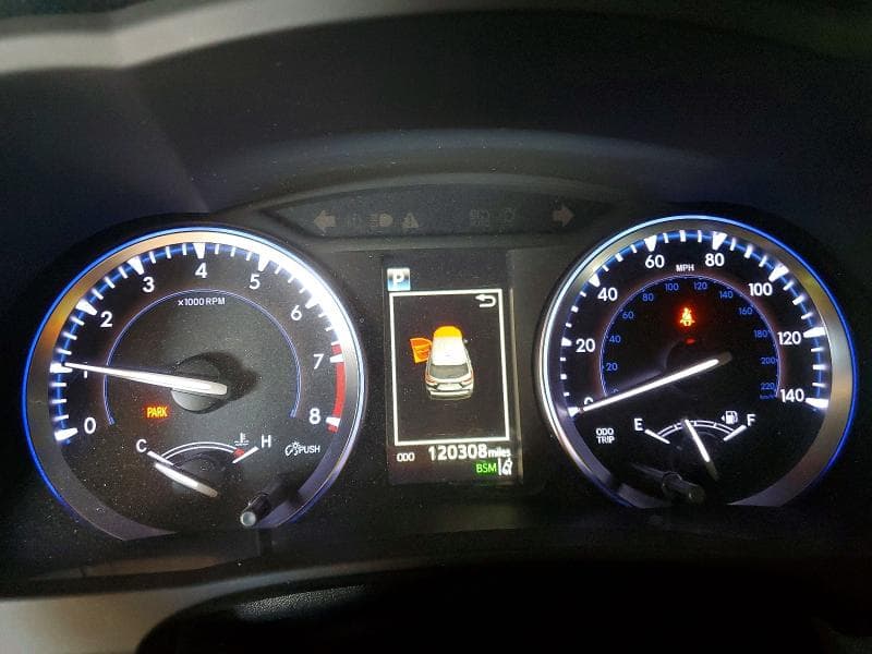 2018 TOYOTA HIGHLANDER LIMITED 9
