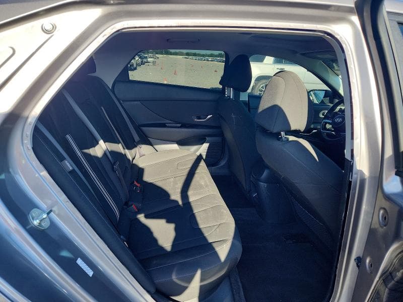 2024 HYUNDAI ELANTRA SEL 10