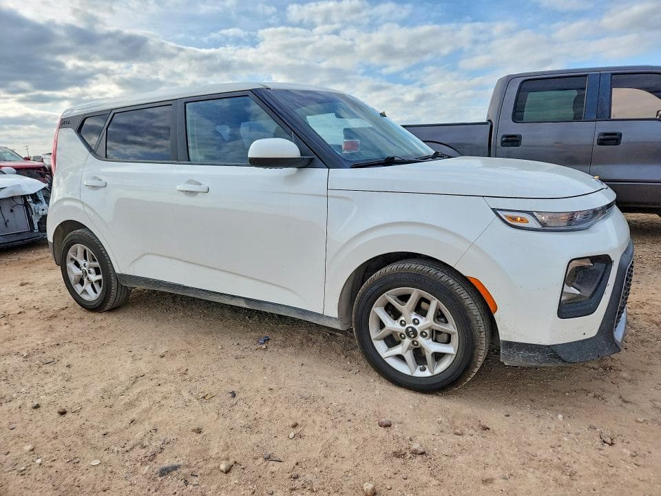 2021 KIA SOUL S S 4