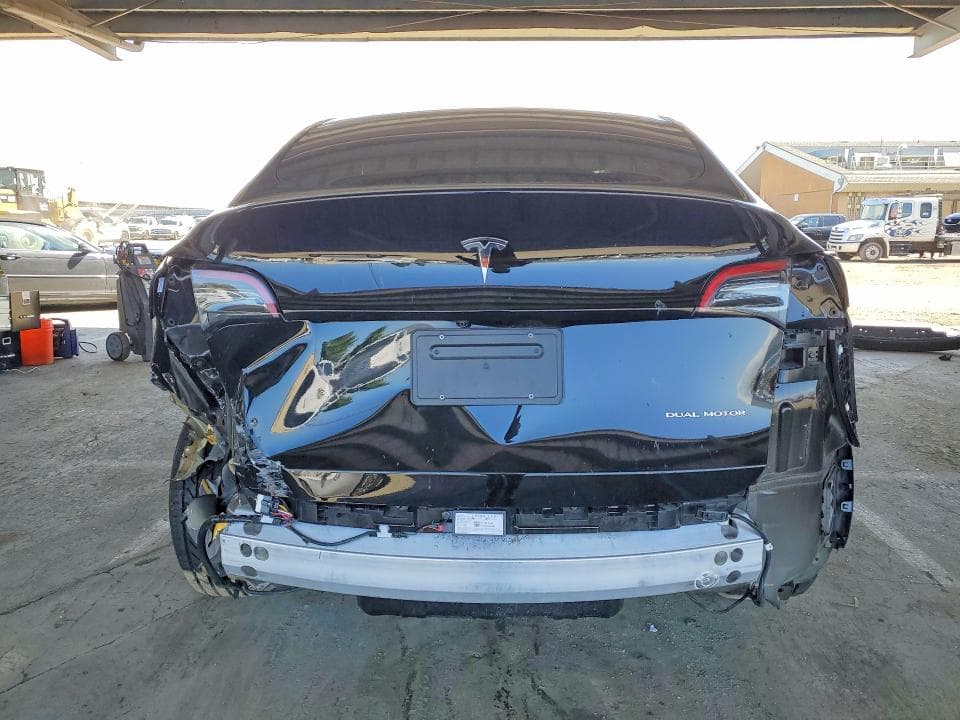 2023 TESLA MODEL Y 6