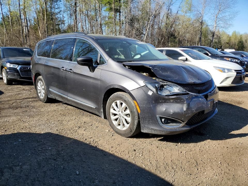 2017 CHRYSLER PACIFICA TOURING L 4