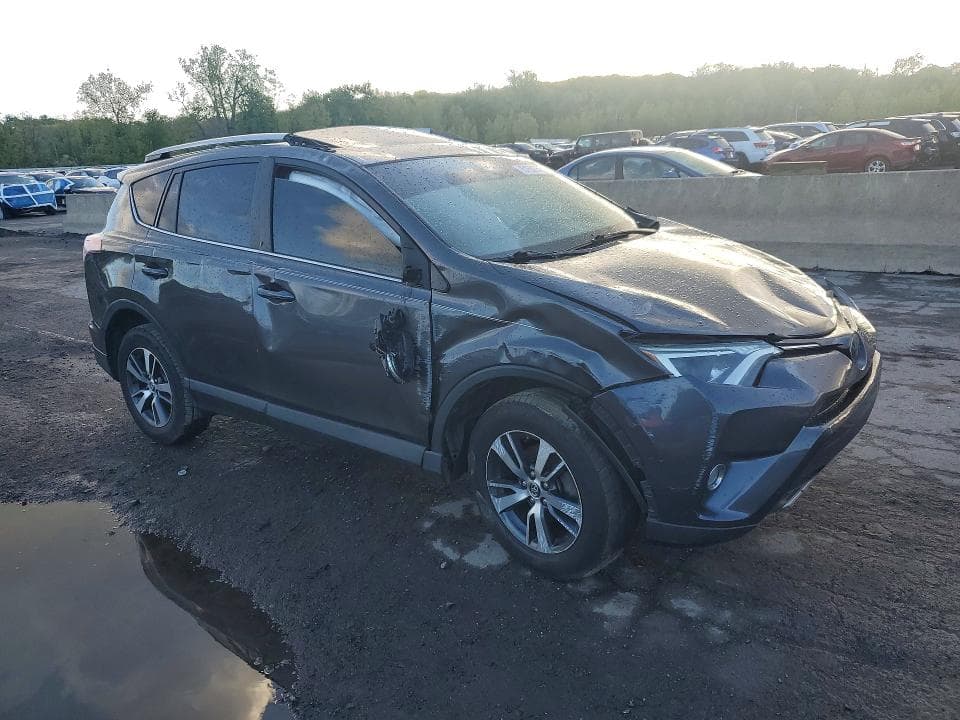 2018 TOYOTA RAV4 XLE 4