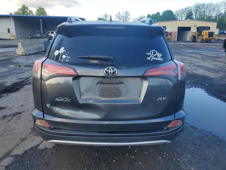 2018 TOYOTA RAV4 XLE 6