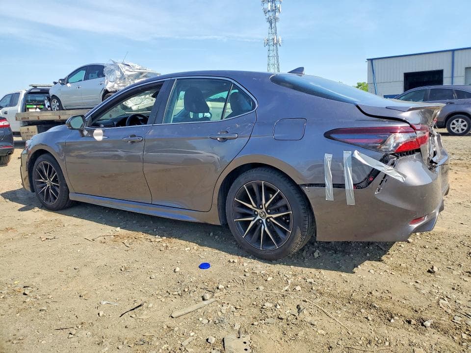 2022 TOYOTA CAMRY SE 2