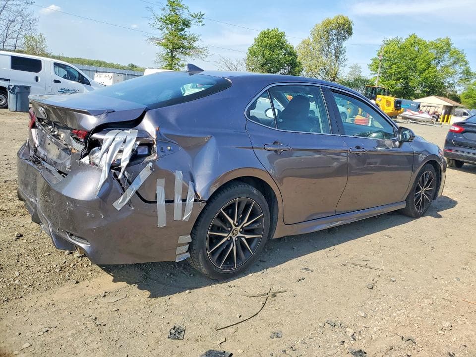 2022 TOYOTA CAMRY SE 3