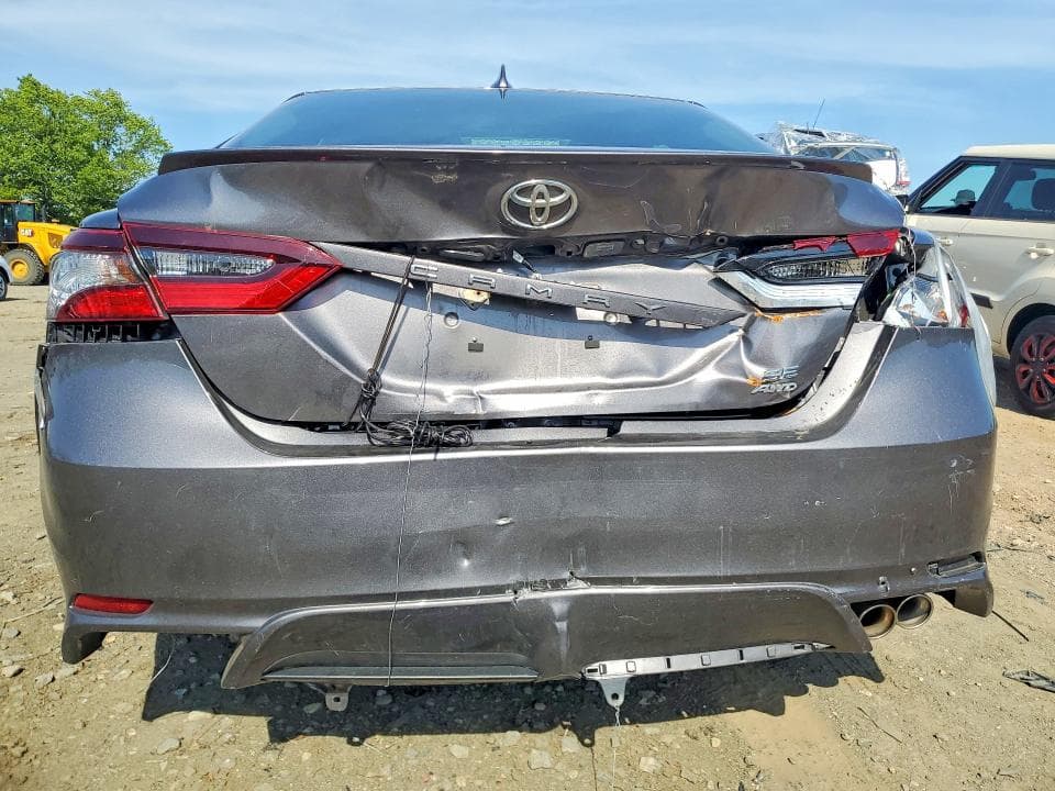 2022 TOYOTA CAMRY SE 6