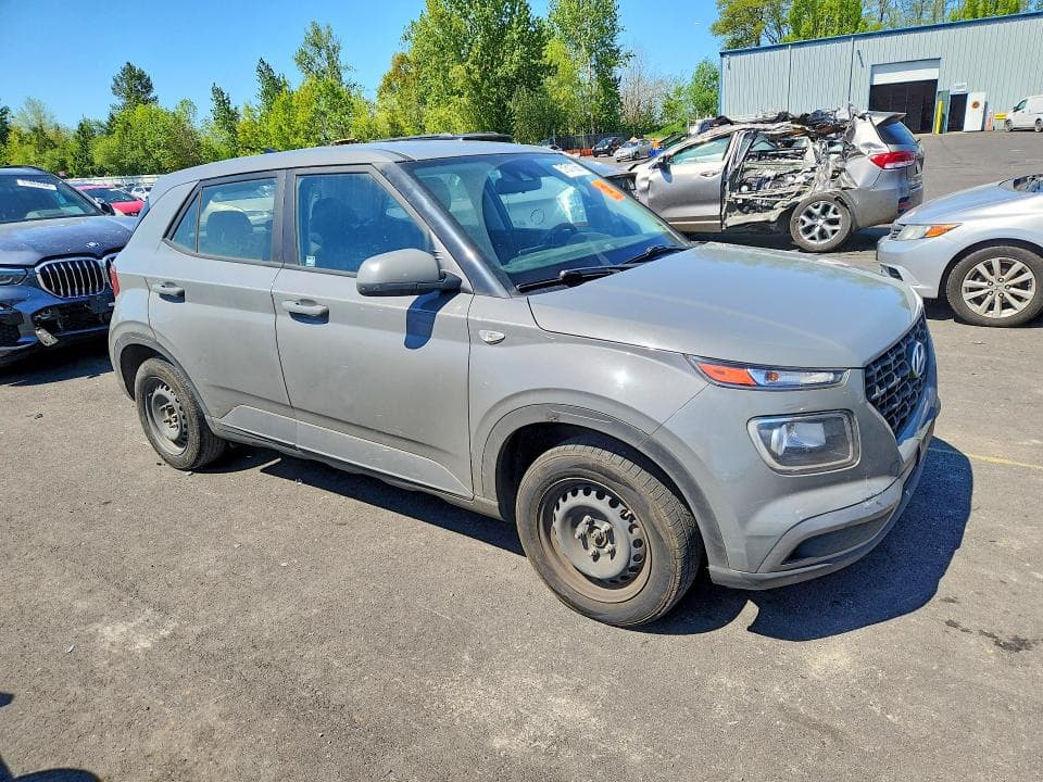 2020 HYUNDAI VENUE SE SE 4