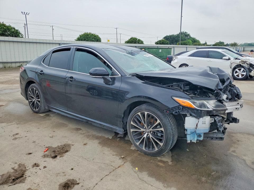 2018 TOYOTA CAMRY SE SE 4