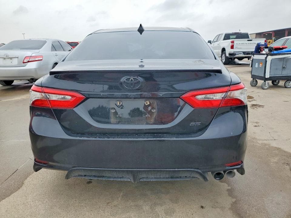 2018 TOYOTA CAMRY SE SE 6