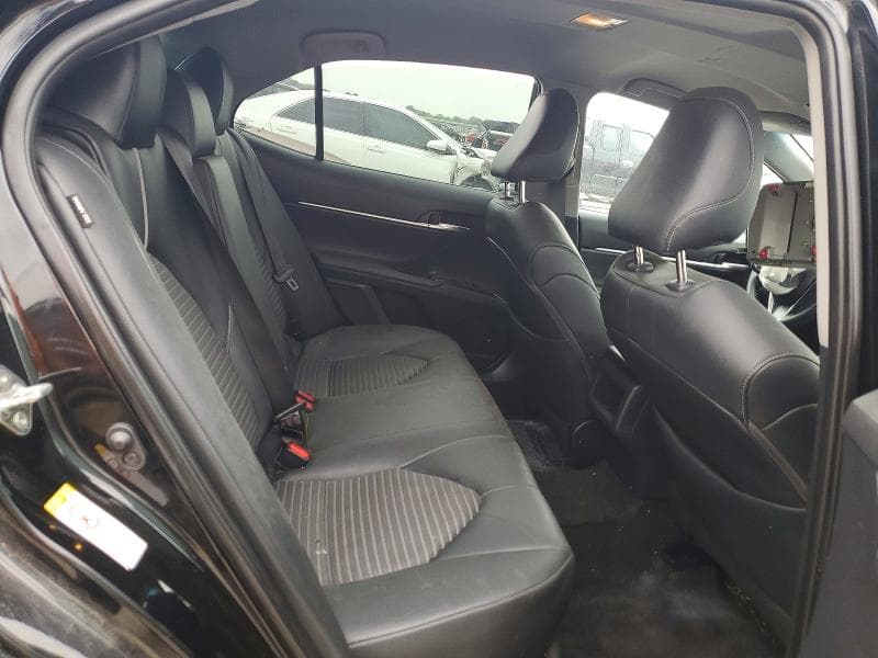 2018 TOYOTA CAMRY SE SE 10