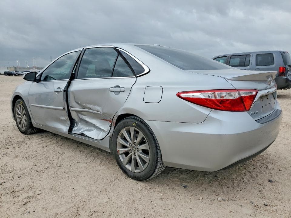 2017 TOYOTA CAMRY XLE 2