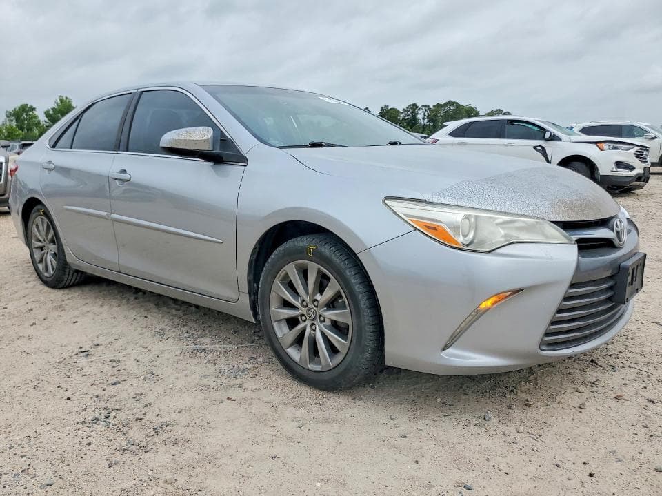 2017 TOYOTA CAMRY XLE 4