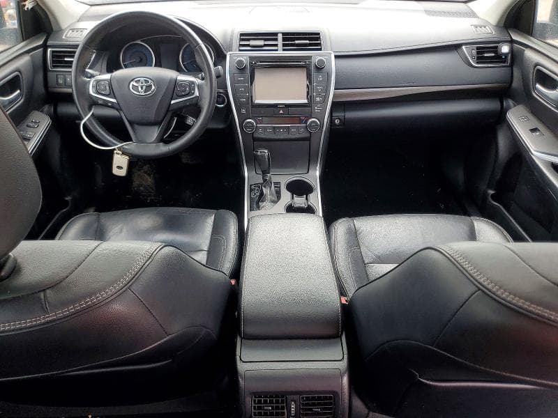 2017 TOYOTA CAMRY XLE 8