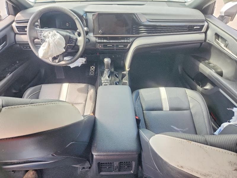 2025 TOYOTA CAMRY SE 8