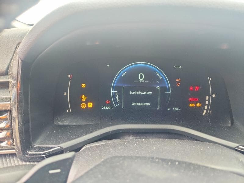 2025 TOYOTA CAMRY SE 9