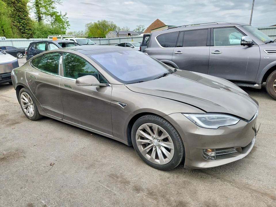 2016 TESLA MODEL S 4