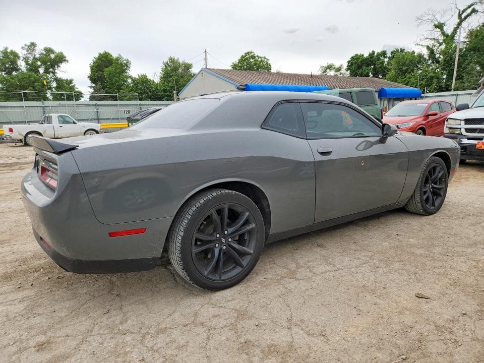 2017 DODGE CHALLENGER SXT 3
