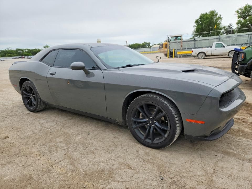 2017 DODGE CHALLENGER SXT 4