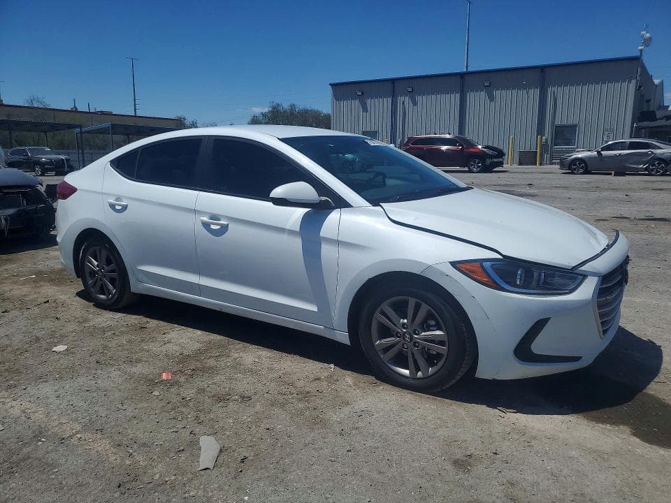 2018 HYUNDAI ELANTRA SEL 4
