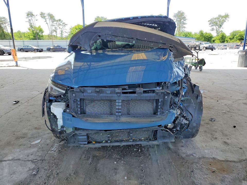 2023 VOLVO XC40 CORE 5