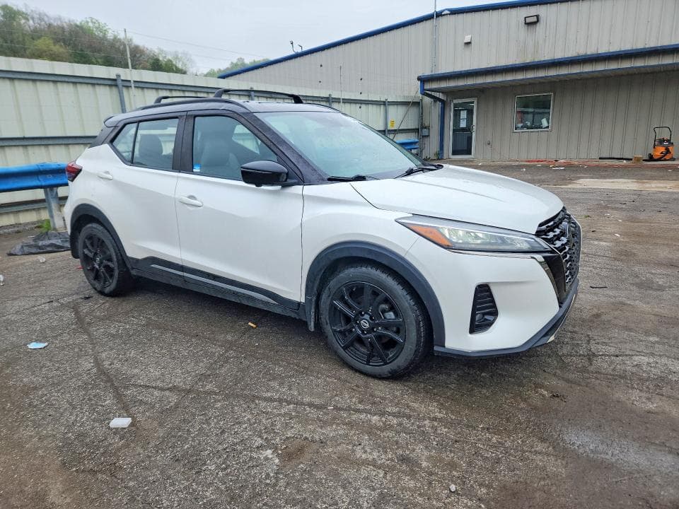 2021 NISSAN KICKS SR 4