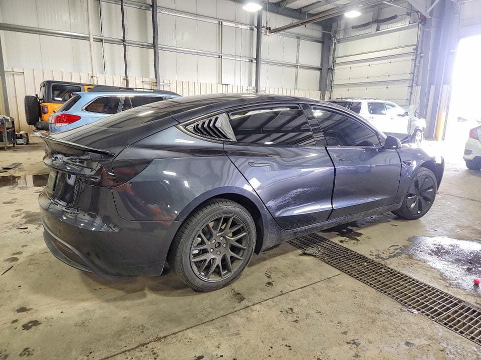 2025 TESLA MODEL 3 3