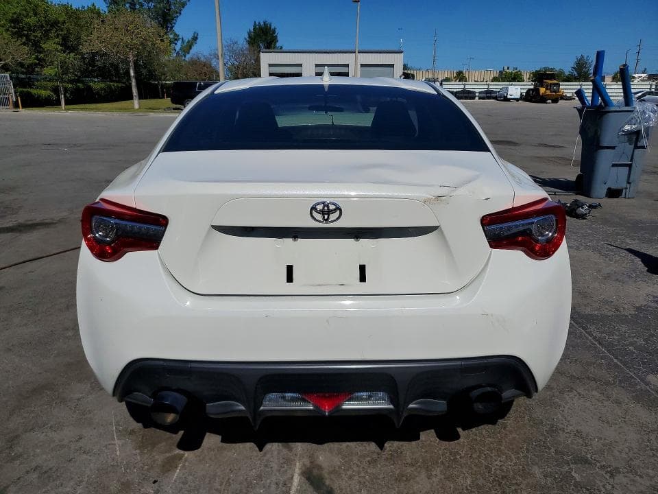 2017 TOYOTA 86 BASE 6