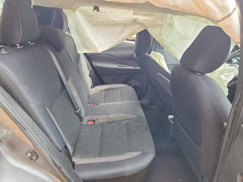 2018 NISSAN KICKS S 10