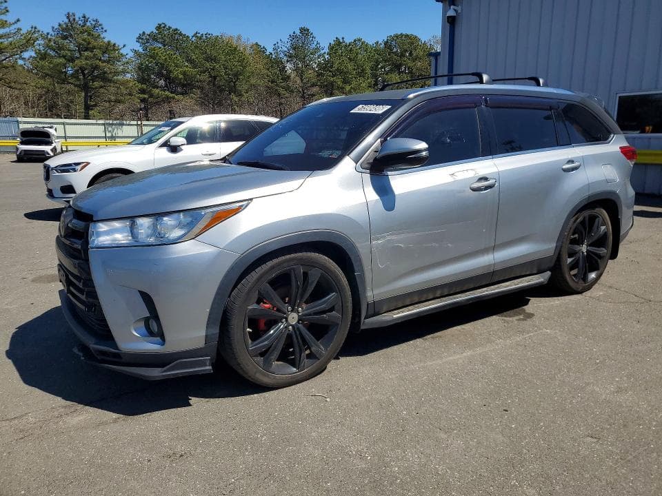 2019 TOYOTA HIGHLANDER XLE - 1