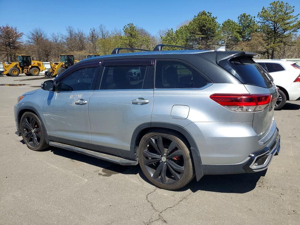 2019 TOYOTA HIGHLANDER XLE 2