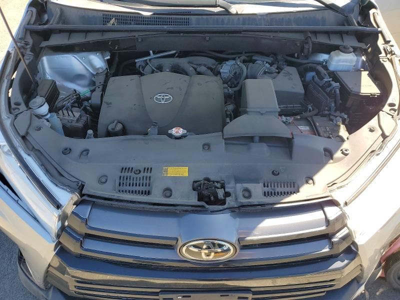 2019 TOYOTA HIGHLANDER XLE 12