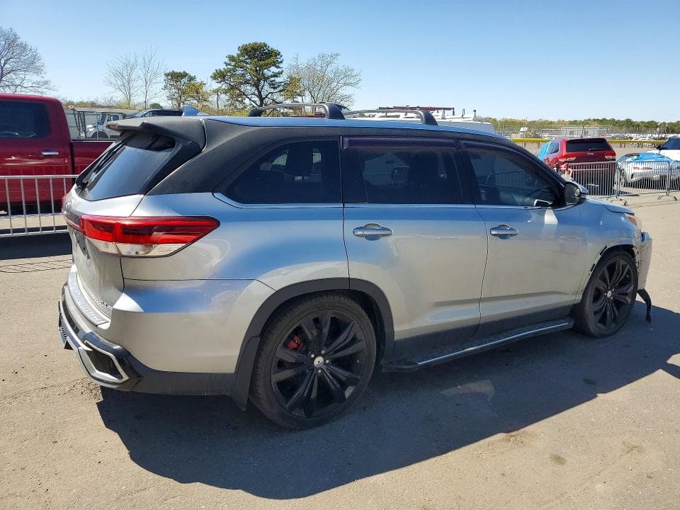2019 TOYOTA HIGHLANDER XLE 3