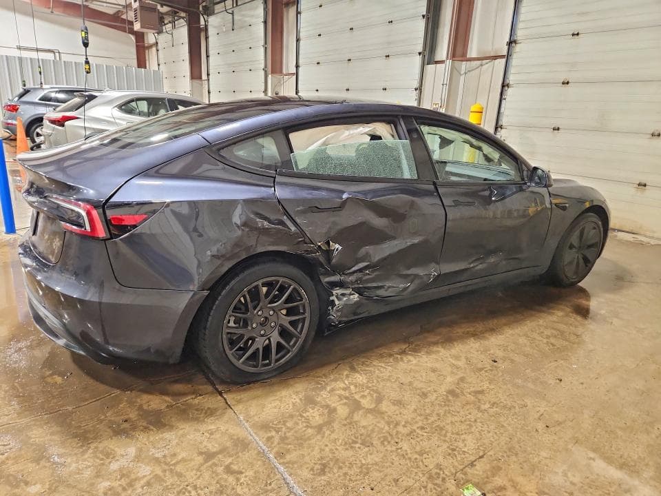 2025 TESLA MODEL 3 3