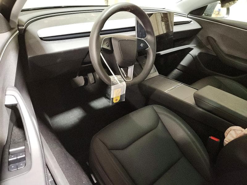 2025 TESLA MODEL 3 8