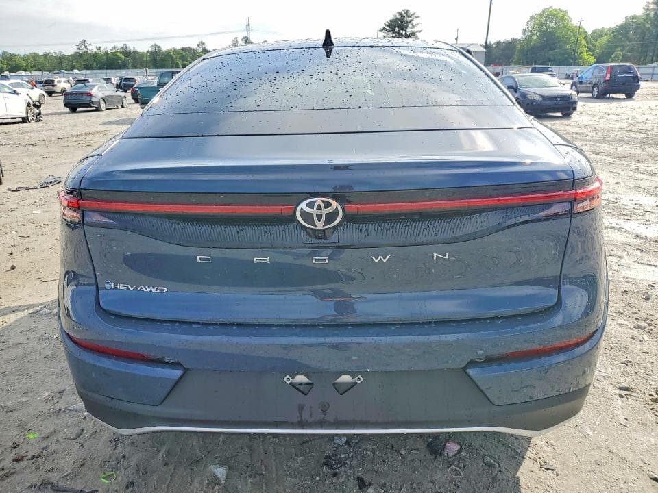 2025 TOYOTA CROWN XLE 6
