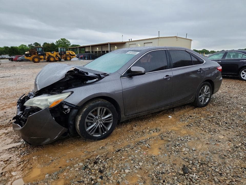 2017 TOYOTA CAMRY SE 1