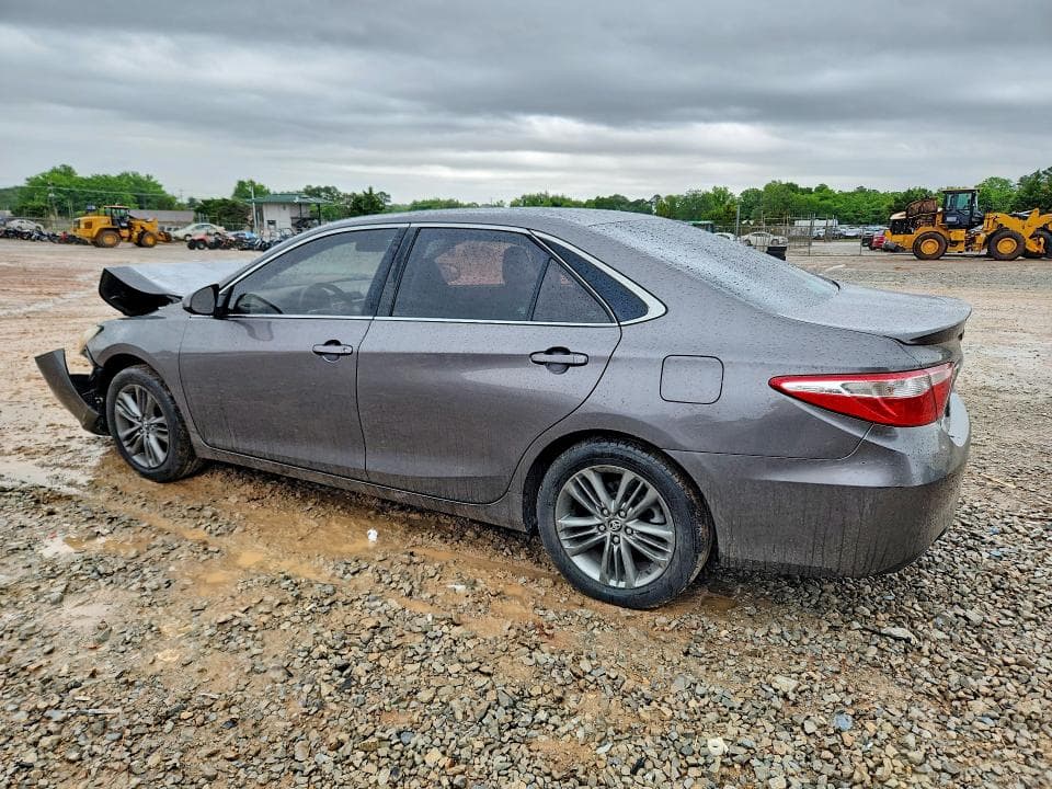 2017 TOYOTA CAMRY SE 2