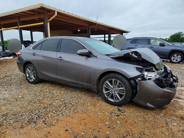 2017 TOYOTA CAMRY SE 4