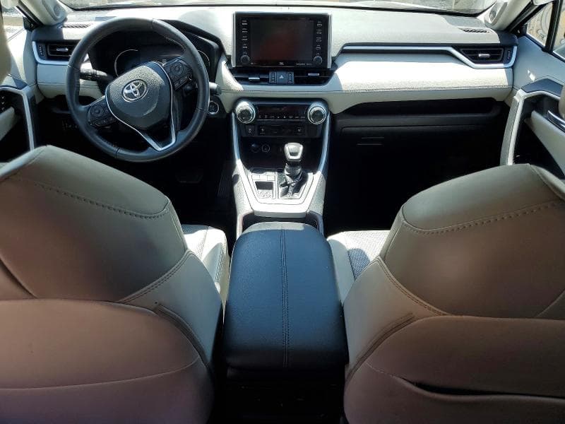 2021 TOYOTA RAV4 LIMITED 8